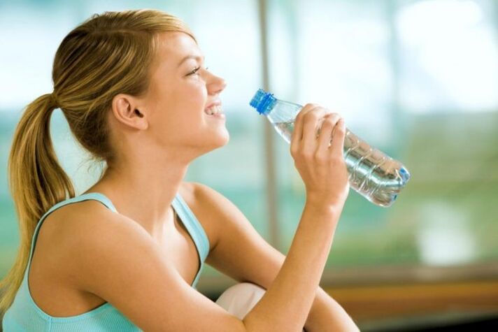 On a drinking diet, water replaces food