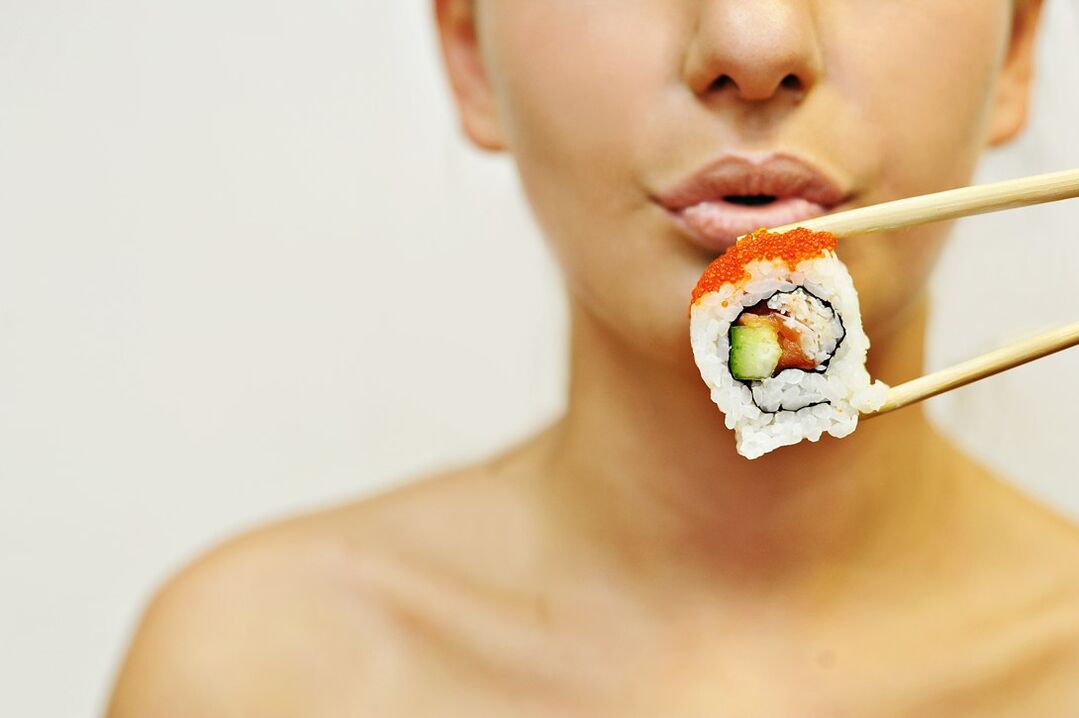 Eating sushi on the Japanese diet